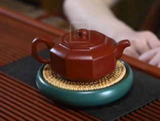 《八方納?！反蠹t袍清全手工老師作品收藏