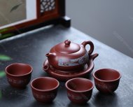 爆竹聲中一歲除，春風送暖入屠蘇 【